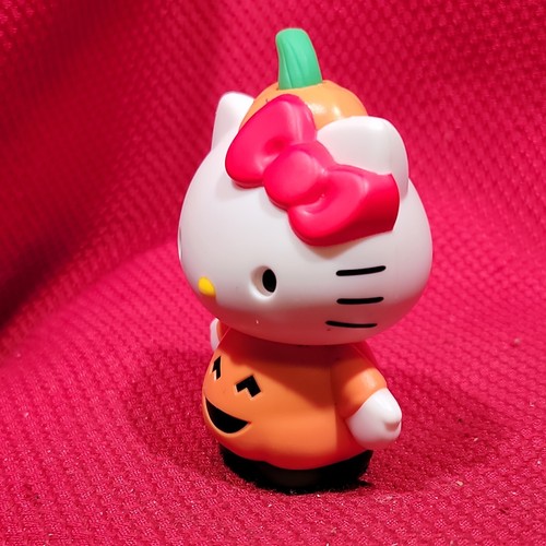 3.5" HALLOWEEN HELLO KITTY pumpkin Action Figure happy meal toy cake topper 2019 - Picture 4 of 17