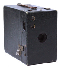 EASTMAN KODAK RAINBOW HAWK-EYE NO. 2A MODEL B CAMERA BLACK
