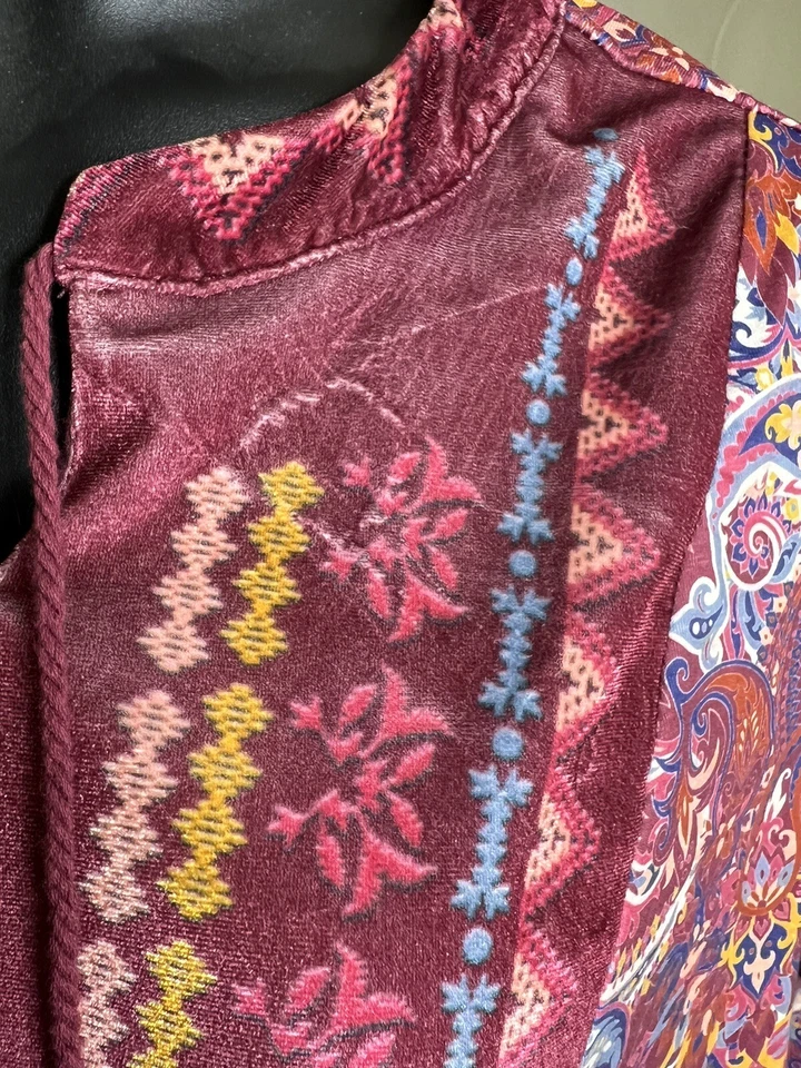 Top con corbata frontal de terciopelo floral granate Farmers Market By One World para mujer talla 2X Foto 4 de 4