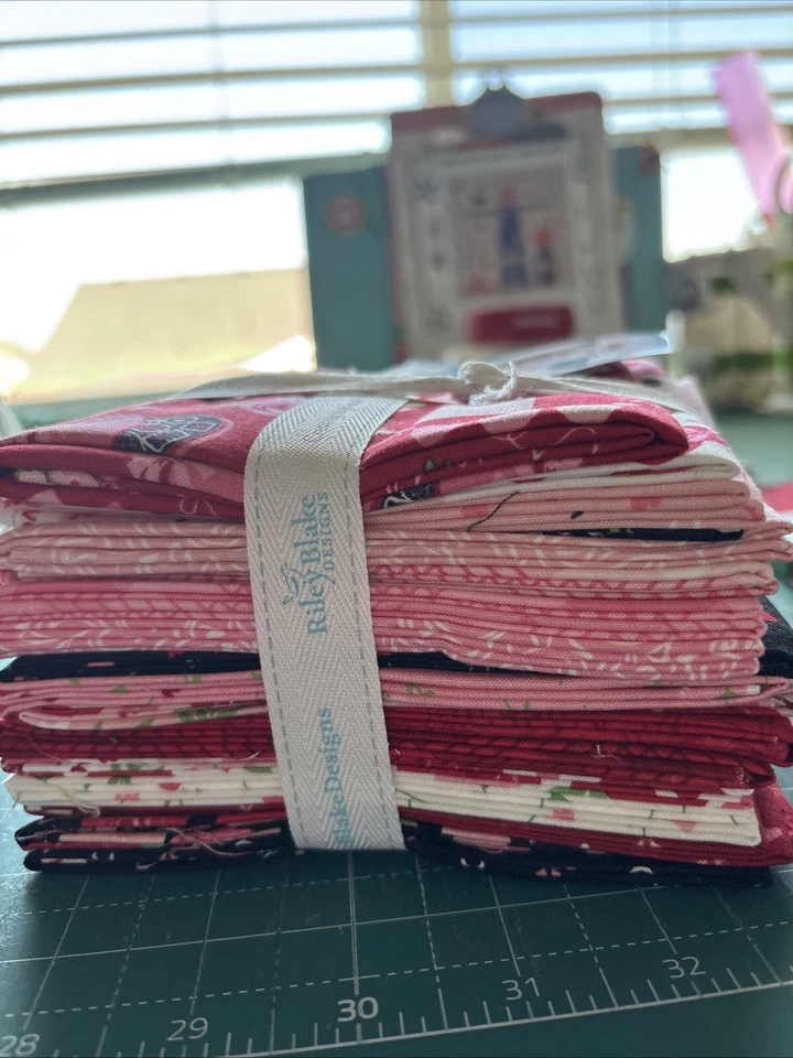Falling In Love Fat Quarter Bundle Riley Blake Foto 2 de 2