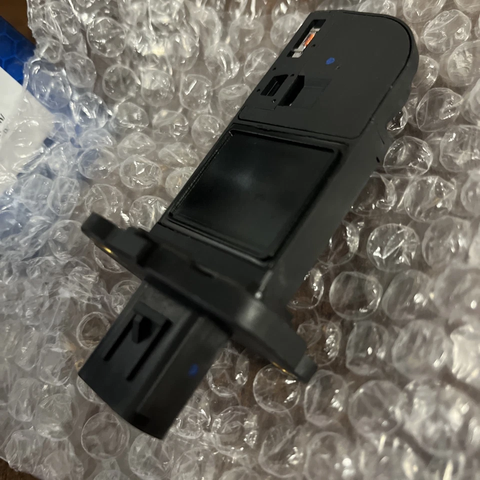 Датчик массового расхода воздуха CARQUEST MQ6419 — натуральный MAF 2015 Ford F-150 - Изображение 3 из 3