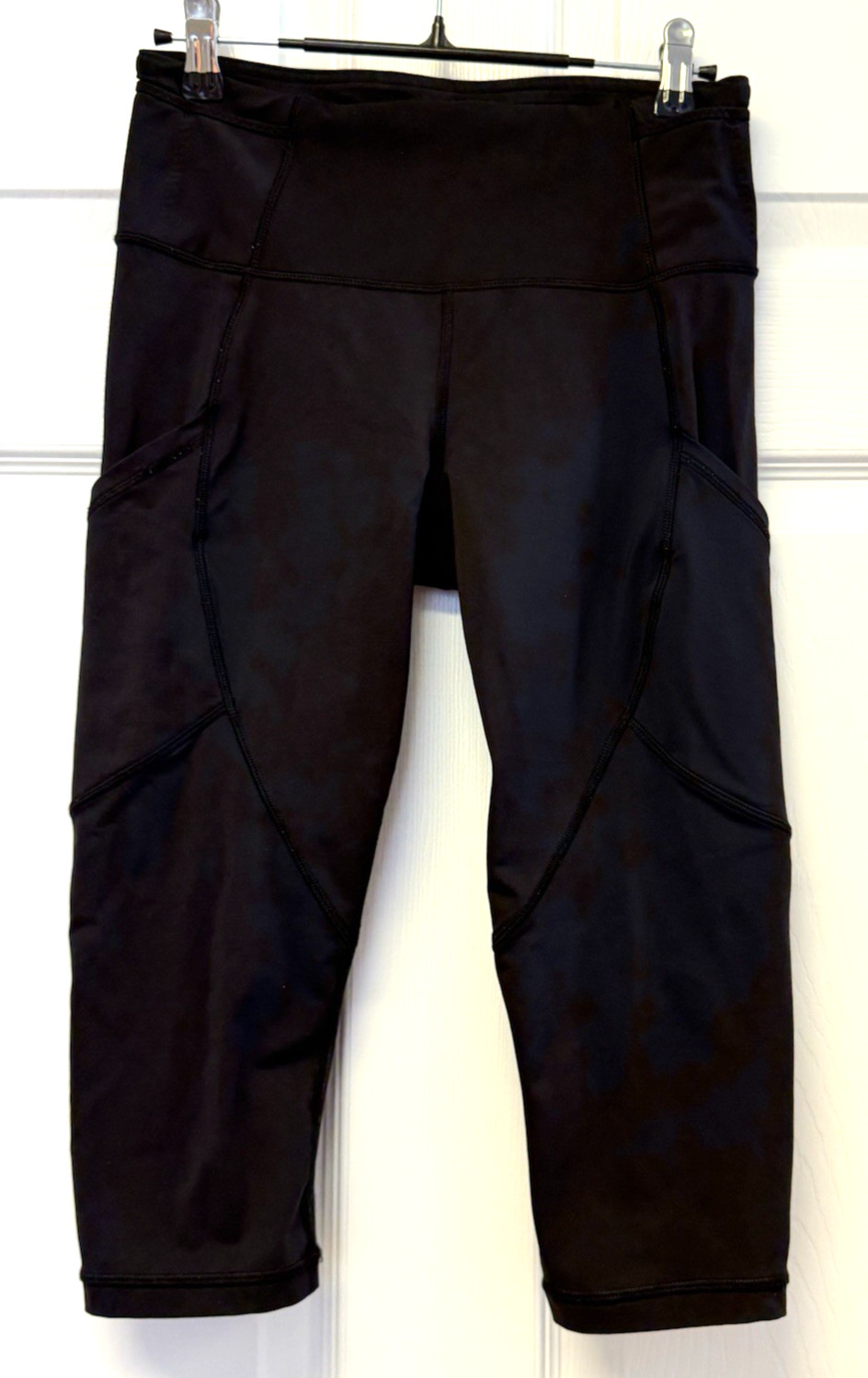 EUC Lululemon Cropped Capri SOLID BLACK LeggingS … - image 1