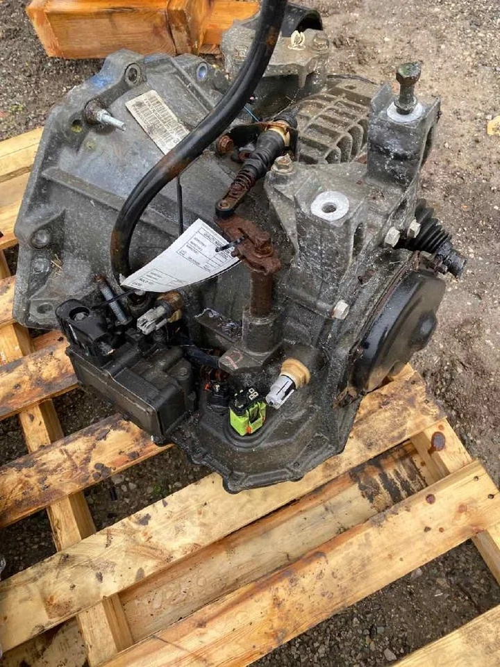 2007-2008 Chrysler Sebring Automatic Transmission Assembly 2.L OEM Foto 3 de 4