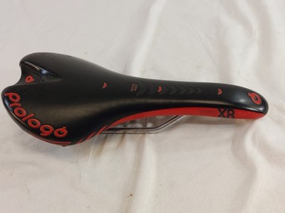PROLOGO NAGO EVO X8 Seat Saddle Red Road Pro CARBON Rails Active Density.