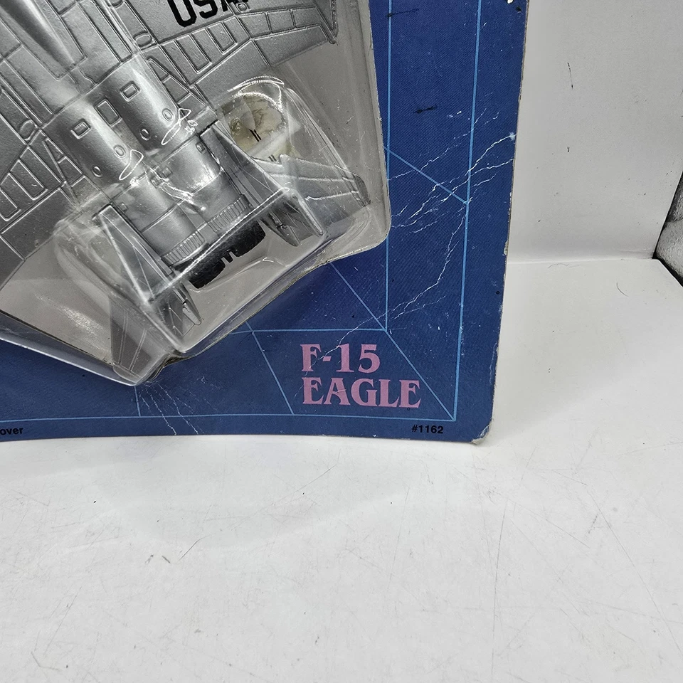 Vintage Novo 1986 ERTL Force One McDonnell Douglas F-15 Eagle USAF #1162 NOS - Imagem 3 de 4