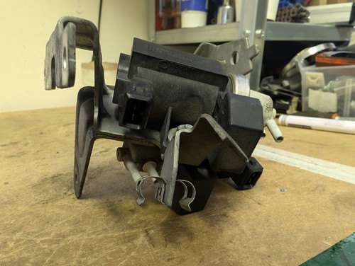 BMW 6 SERIES 650I F12 N63 ENGINE 08-17 VACUUM TURBO SOLENOID VALVE WITH BRACKET - Picture 4 of 9