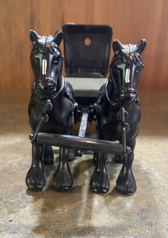 Ertl 1991 edition The Texas Company Diecast Horse Drawn Carriage and Tanker Bank - Image 3 of 4