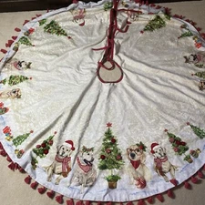 Storehouse Labrador Christmas Tree Skirt 50”  With Tassels