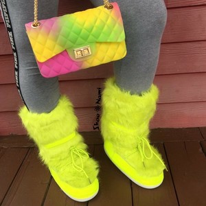 cape robbin fur boots