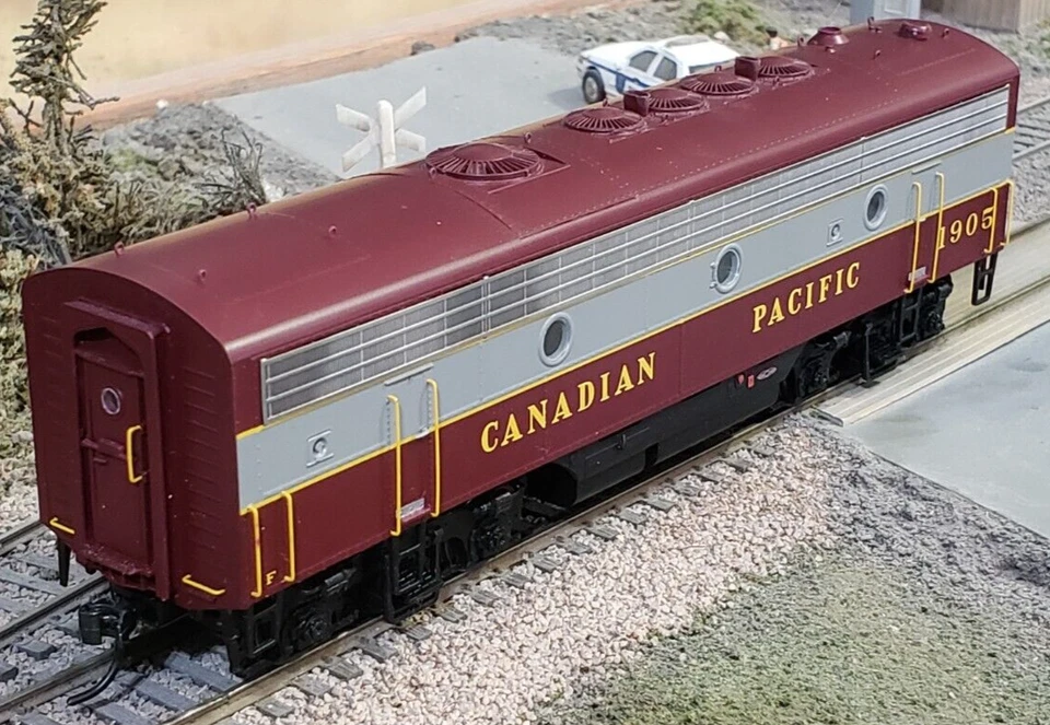 InterMountain - HO - Canadian Pacific (CP) F9B unit Diesel Loco DCC w/Sound 1905 - Image 2 of 4