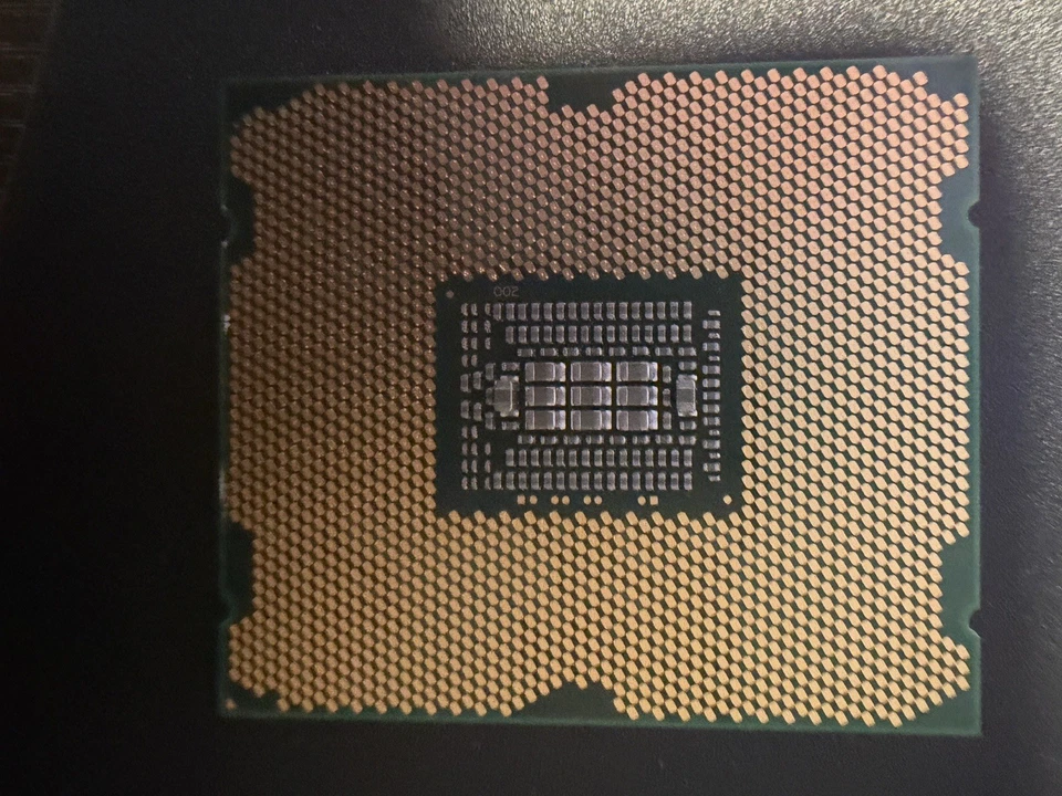 Intel Xeon E5-2620 2 GHz LGA 2011 Server 6-Core CPU Processor SR0KW X2 - Image 3 of 4