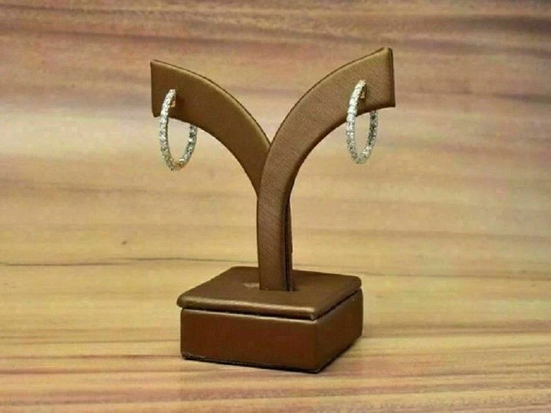 Pendientes de aro de moissanita blanca de corte redondo de 2 quilates enchapados en oro amarillo de 14 quilates para hombre Foto 3 de 3