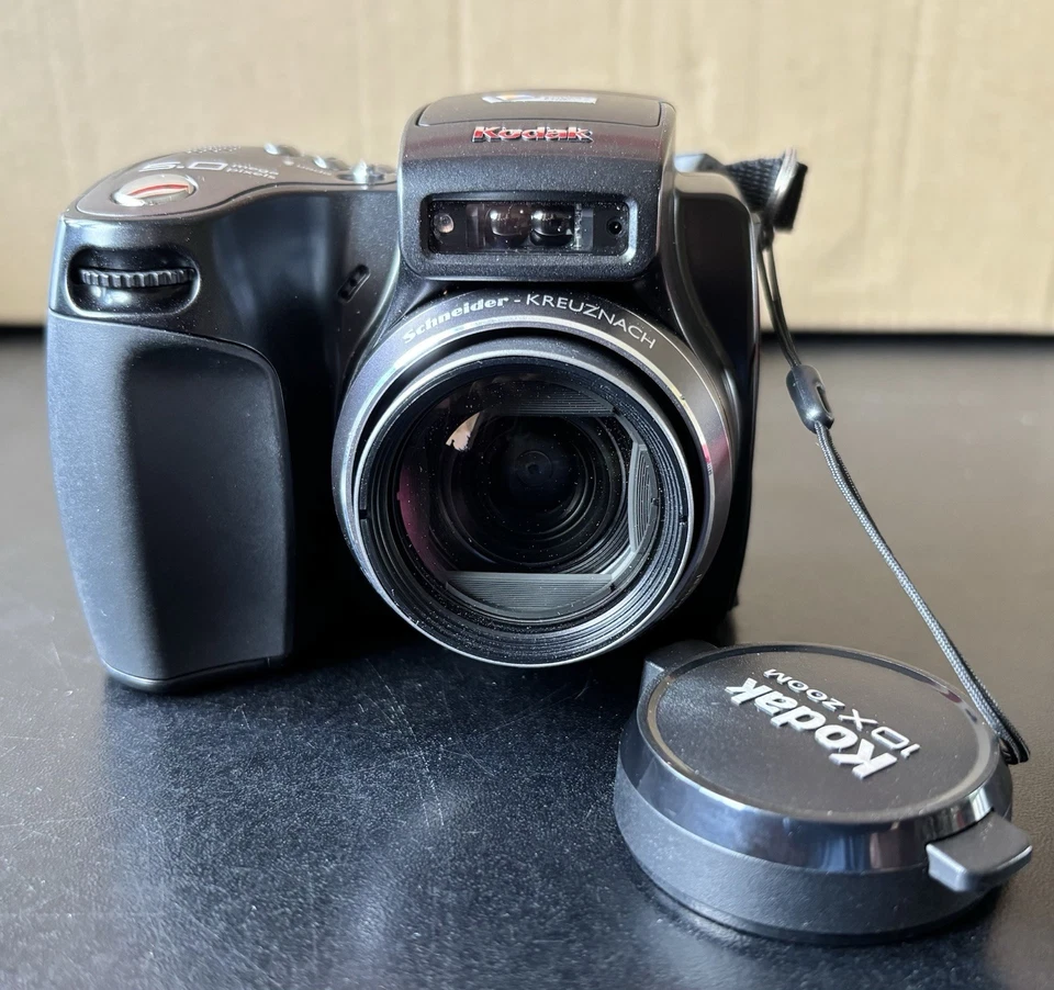 Kodak EasyShare Z7590 Digitale Zoom-Kamera inkl. Zubehörpaket - Bild 2 von 4