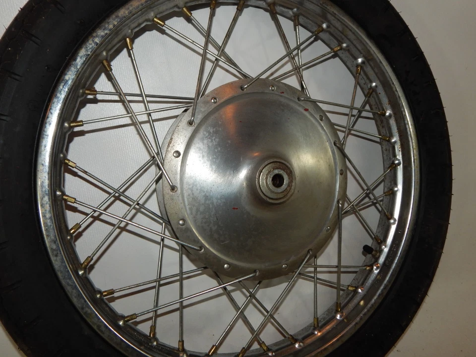 Neumático de llanta delantera Yamaha XS400 1980-1983 NUEVO OEM YOKOHAMA Y-986 3.00S18 4PR Foto 2 de 4