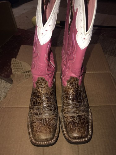 woman ariat boots size 6.5 pink and 