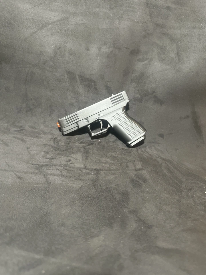 G19 Style Replica Gen3 Pistol Gun Display Prop For Cosplay / Movie Prop /  W/mag - Image 4 of 4