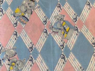 VINTAGE Novelty Feedsack Fabric-Childrens-Pastel-Darling Animals