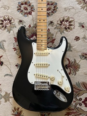 Fender Player II Stratocaster - Black with White Pickguard