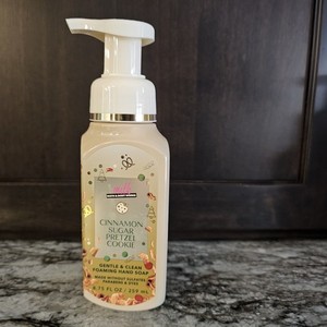 Bath & Body Works Milk Bar CINNAMON SUGAR PRETZEL 🥨COOKIE 🍪Foaming Hand Soap