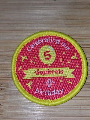 UK Scouting Celebrating Our Birthday Squirrel Scouts 5. Geburtstag Uniform Abzeichen