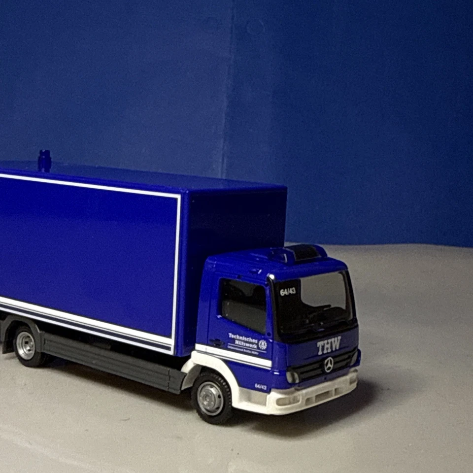 Herpa HO Scale 1:87 Mercedes Technisches Helpswerk THW Foto 4 de 4