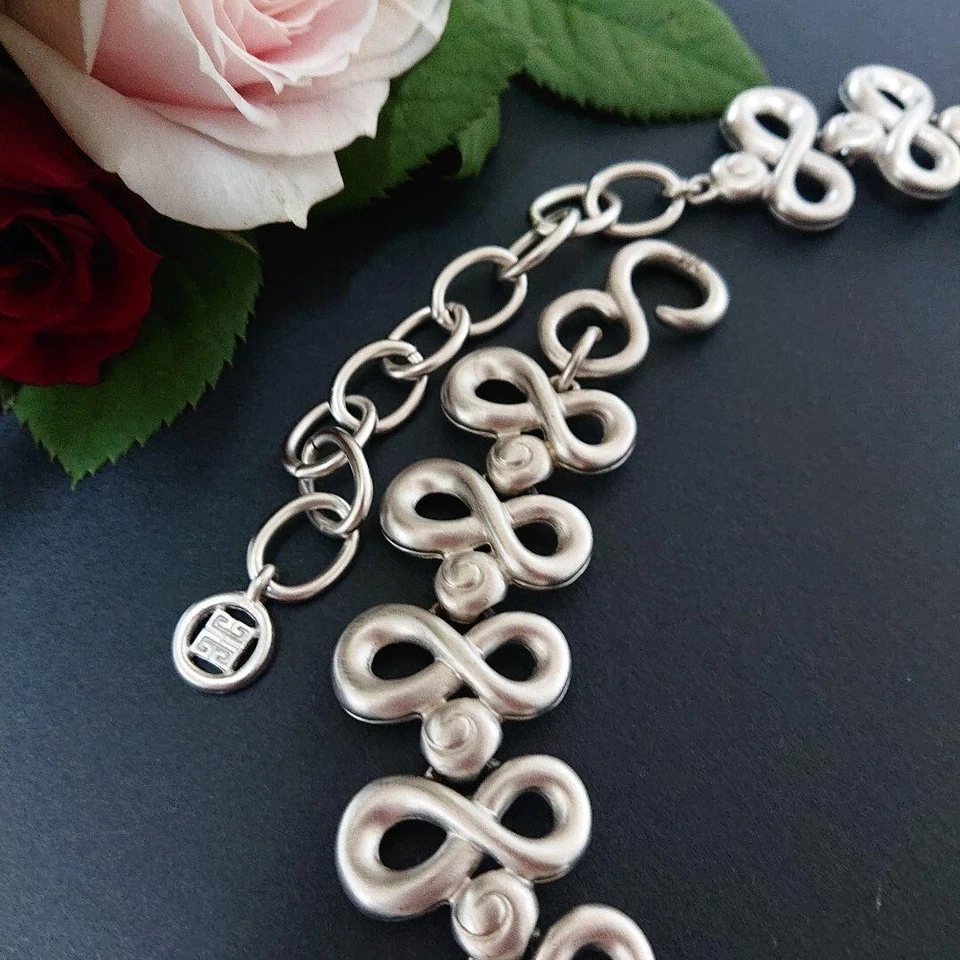 GIVENCHY Necklace AUTH Vintage Rare SilverPendant choker Logo G Circle WOMENS!!! - Image 2 of 4