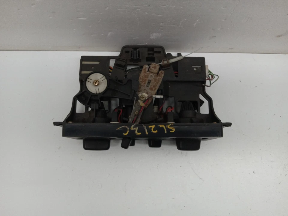 MÓDULO DE CONTROL DE TEMPERATURA ISUZU TROOPER 1992-1994 OEM, 655-50604A Foto 2 de 4