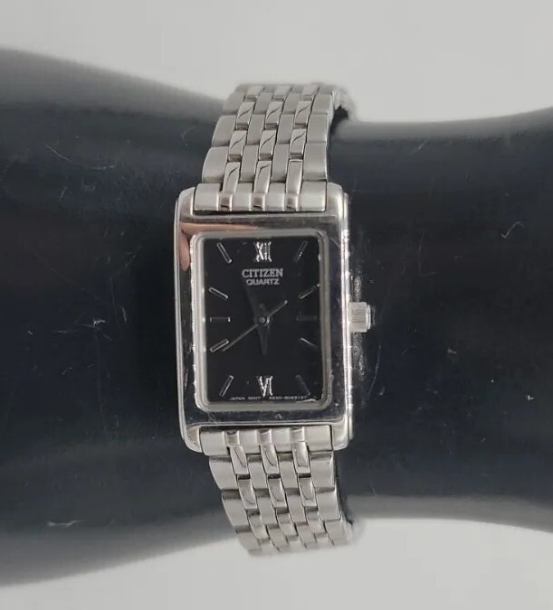 Vintage Citizen Ladies Stainless Steel Chain Quartz Watch  display picture 2