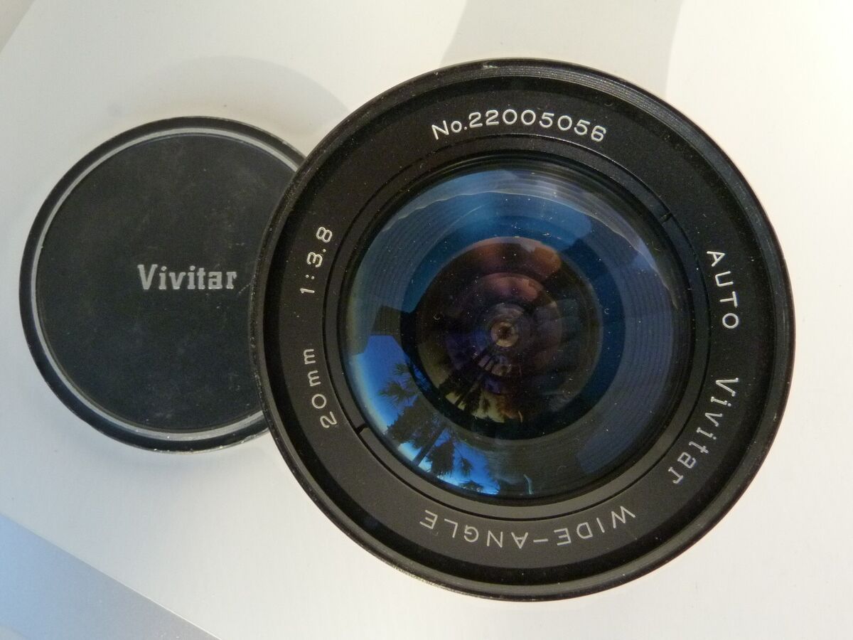 VINTAGE Auto Vivitar 20mm Wide Angle f/3.8 Lens w/ Caps VINTAGE Auto Vivitar 20mm Wide Angle f/3.8 Lens w/ Caps