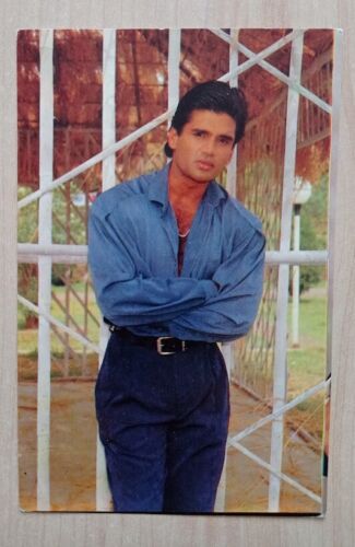 Sunil Shetty Bollywood Rare Postcard Post Card - Picture 1 of 1