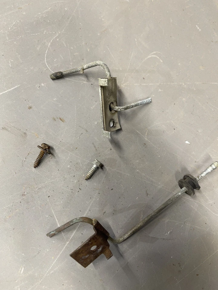 Boquillas de pulverización de líquido para lavadora de parabrisas Cadillac Deville Buick Riviera 1979-1985 Foto 4 de 4