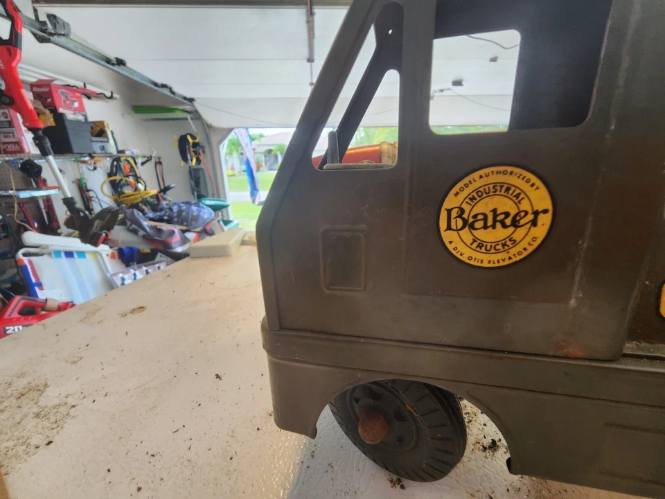 Lint Toys Traveloader Guided Missle Carrier - Image 4 of 4