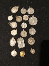 lot médailles religieuses