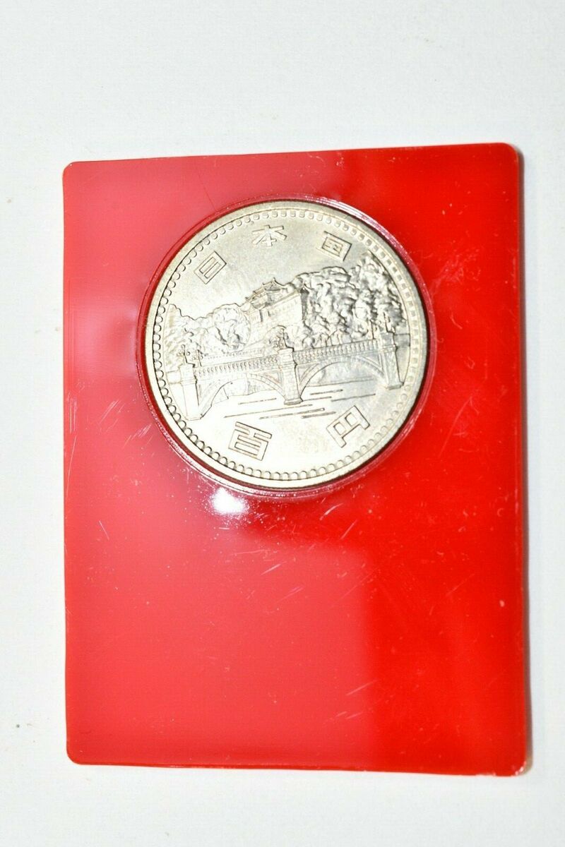 JAPAN 1976 100 Yen - Showa 51, 50th Anniversary of Reign 御 JAPAN 1976 100 Yen - Showa 51, 50th Anniversary of Reign 御