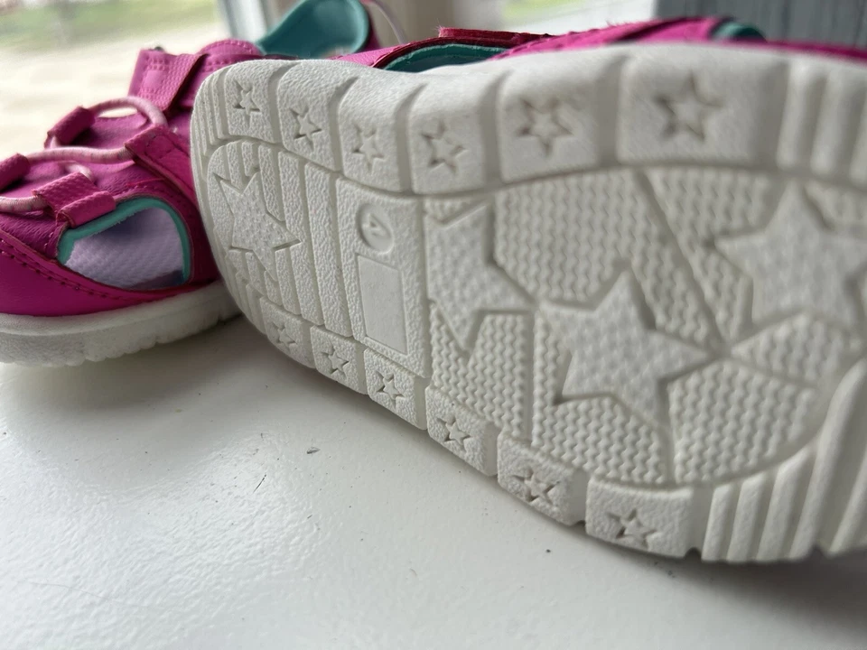 Carter’s Just One You 婴儿凉鞋 4 码粉色夏季 — 第 3/4 张图片