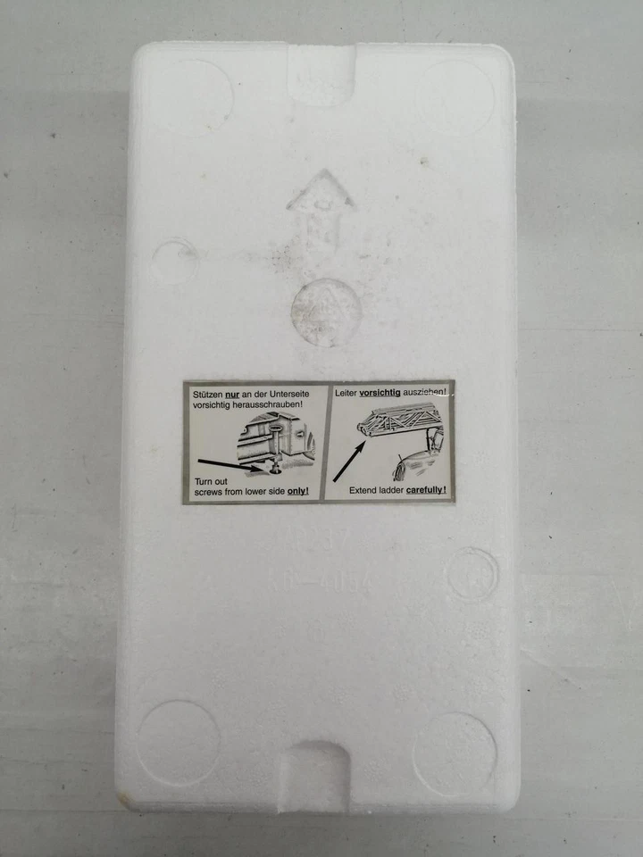 MINICHAMPS MAGIRUS 6500S FIRE ENGINE-1954 1/43 Used - Image 3 of 4