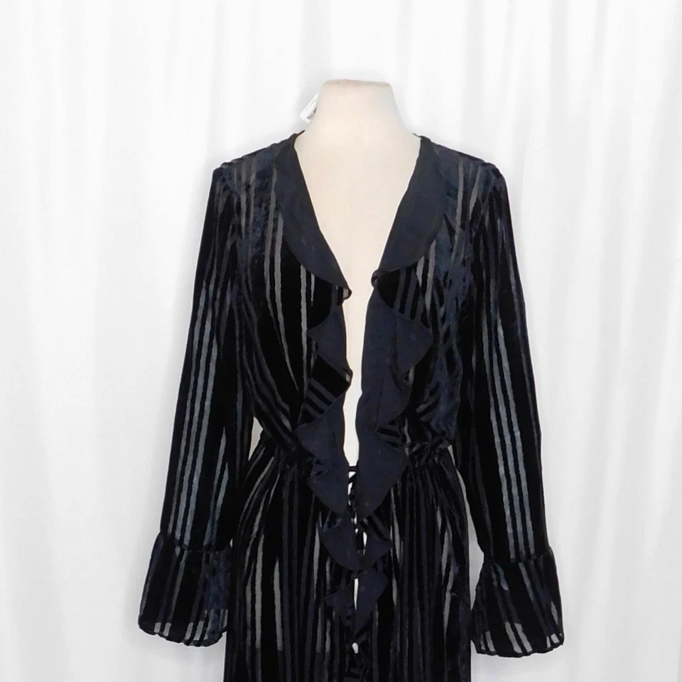 Novo com etiquetas!! FREE PEOPLE Dolly Duster listras de veludo preto com babados burnout médio - Imagem 3 de 4