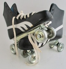 VTG NEVER WORN Roller Speed Outdoor Shoe Skates Boys Size 7 Black w Original Box