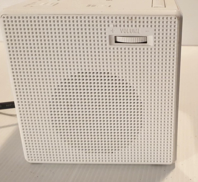 SONY ICF-C1 Square-Shaped White Compact AM/FM Alarm Clock Radio Digital Display. - Image 3 of 4