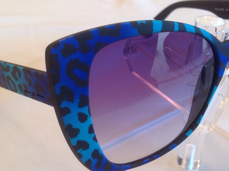ИТАЛИЯ НЕЗАВИСИМЫЕ СОЛНЦЕЗАЩИТНЫЕ ОЧКИ МУЛЬТИ СИНИЙ/ФИОЛЕТОВЫЙ/ЧЕРНЫЙ/СИНИЙ ЗЕБРА 0904 ЛЕОПАРД - Изображение 2 из 4