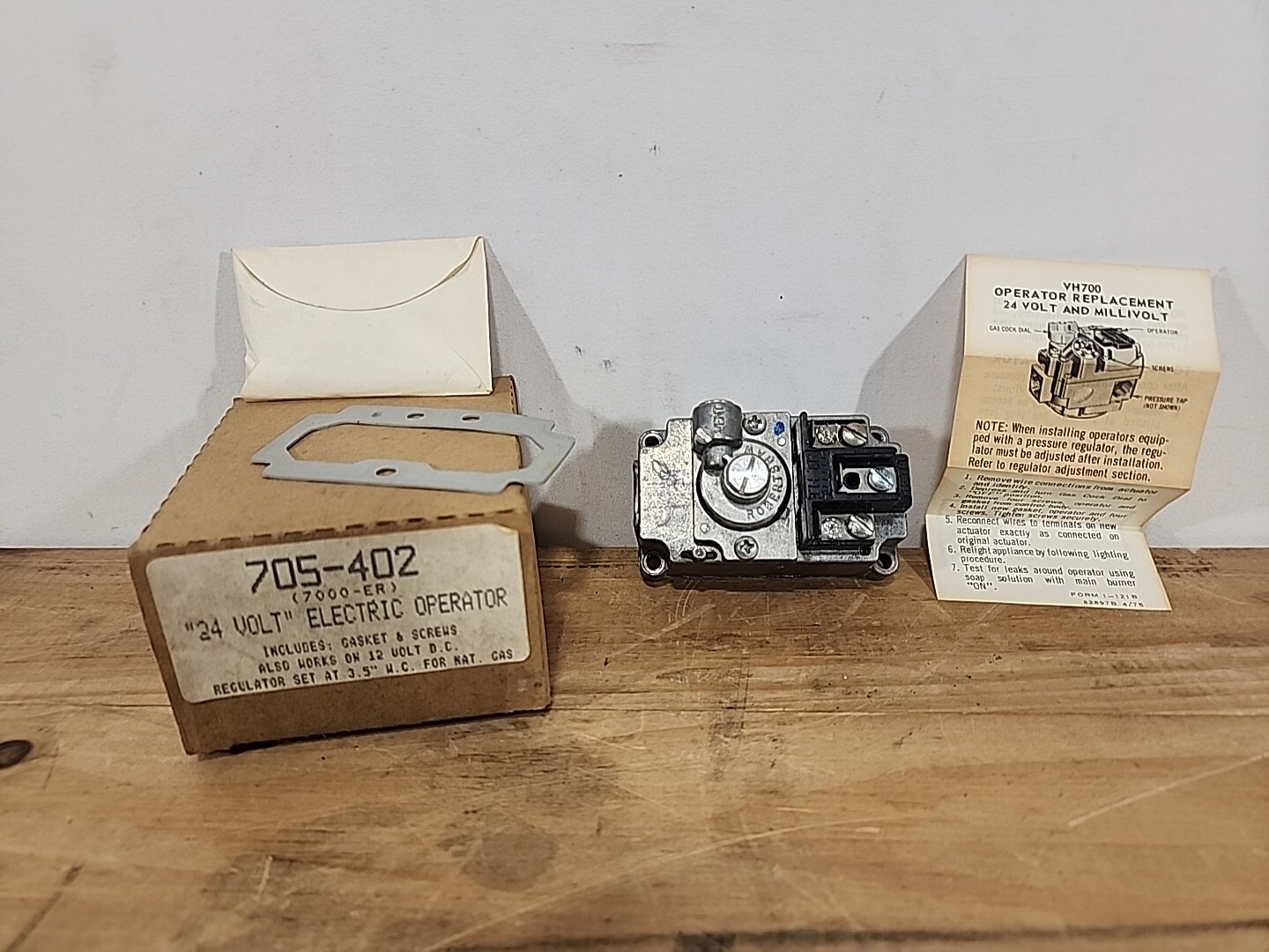 ROBERTSHAW Unitrol Gas Ventil 24V Operator 7000ER 85024 Nat 6.7  W.C