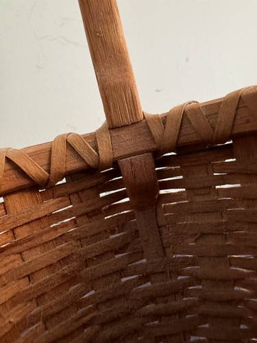 New England Hand Made Woven Artisan Basket Wooden Handle Primitive - Picture 11 of 13