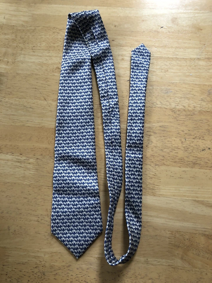 Corbata de Seda Jim Thompson Estampado Elefante Azul Blanco Hecha en Tailandia Foto 2 de 4