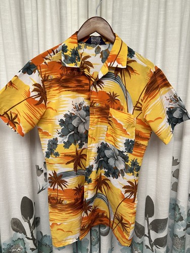 Stage II Vintage Shirt Hawaiian Men’s Button Down Yellow Small Short Sleeve