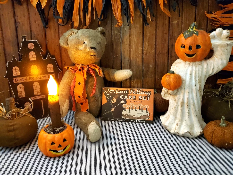 VINTAGE RETRO GOTHIC PRIMITIVE STYLE HALLOWEEN WITCH FORTUNE CAKE SET WOOD SIGN - Image 2 of 4