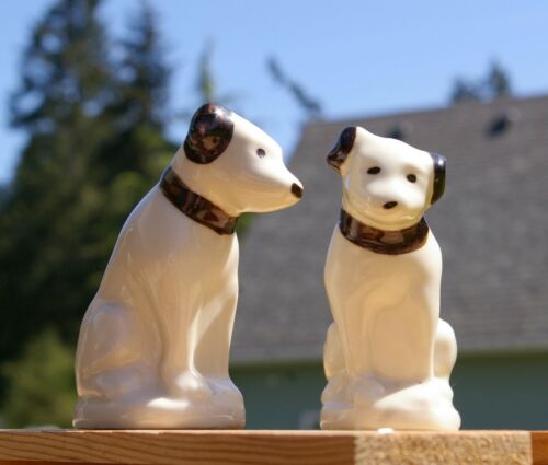 Terrier RCA Dog Nipper Salt & Pepper Shaker Set 55-63 Cork Stoppers 3 1/2" Tall - Picture 1 of 8