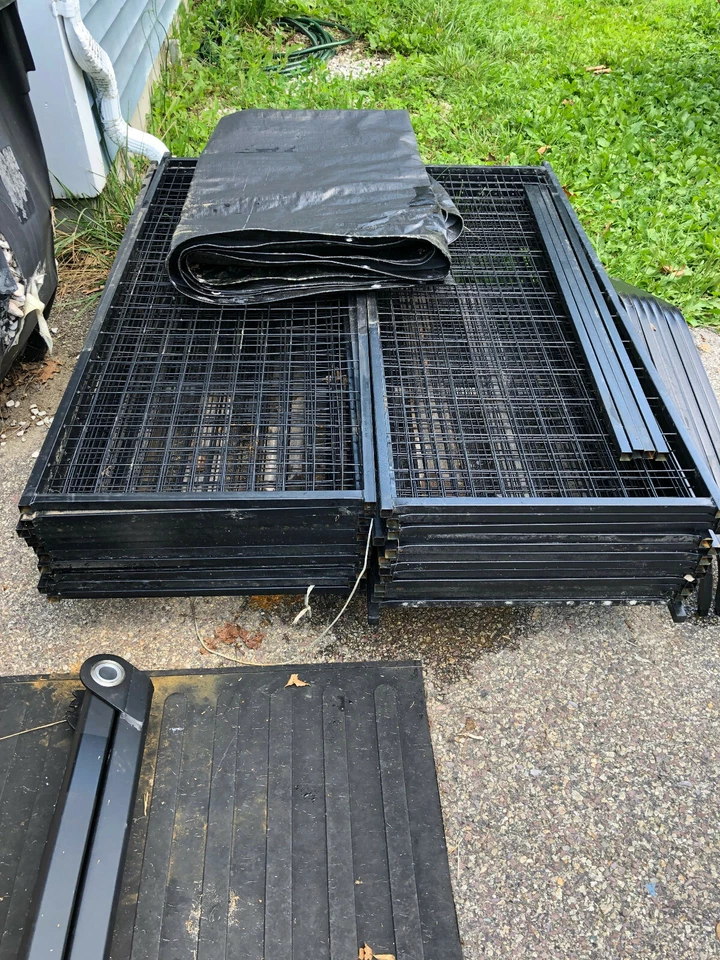 2 x dog kennels AKC approved, each is 4' x 8' x 52" with roof. Price Is For Both - Image 4 of 4