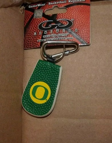 NEW NCAA Oregon Ducks Basketball Keychain Keyring NEW NWT - 第 1/2 張圖片