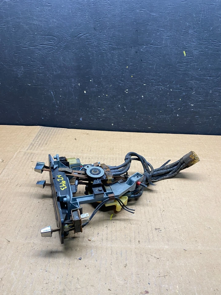 Mercury Monarch 1975 a 1979 control de calefacción de aire acondicionado OEM N2943 Foto 2 de 4