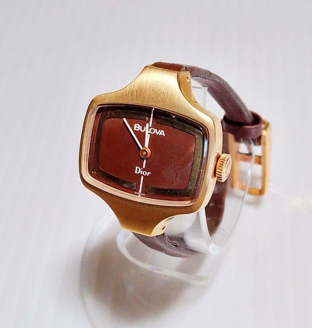 Montre femme Bulova Dior à remontage manuel marron vintage analogique carré à 2 aiguilles